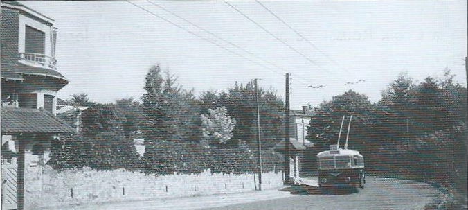 Na lince č. 19 byl roku 1941 zachycen vůz typu B 41. (foto: OTL / archiv G. Mullera)