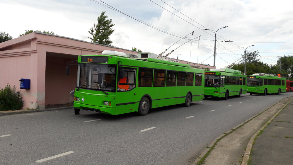 Trolejbusy na západně ležící konečné Rečnoj port, která, jak napovídá název, sídlí u přístavu, jmenovitě na řece Volze. 