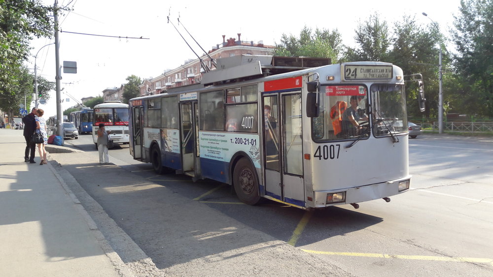  Trolejbusová doprava je ve městě zatím stabilizována. Snímek je z levobřežní části města.&nbsp; 