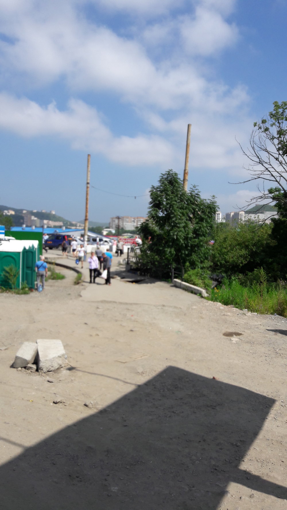  Tento nekvalitní snímek zachycuje to, co zbylo po nácestné smyčce Stadion.&nbsp; 