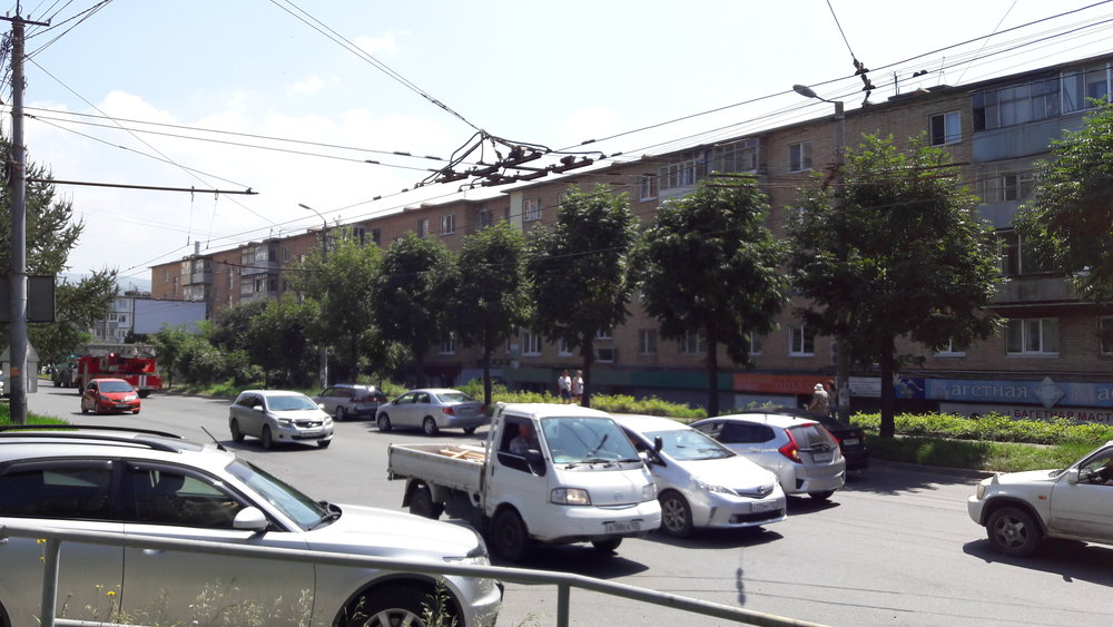  Snímky z úseku bol'nica Rybakov – Kliničeskaja bol'nica, na němž byl provoz od 14. srpna t. r. kvůli opravě inženýrských sítí přerušen.&nbsp; 