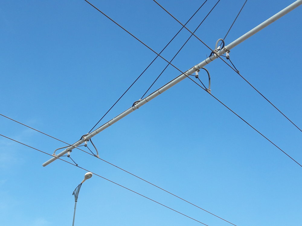 Trolejové vedení má údajně vykazovat závady.