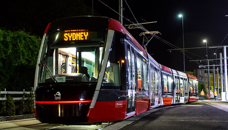 První zkušební jízda nové tramvaje v ulicích Sydney. (foto: Alstom) 