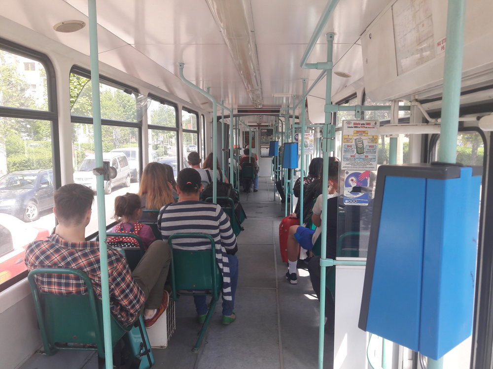  Pohled do tramvaje typu Tatra KT4DM ev. č. 71.  