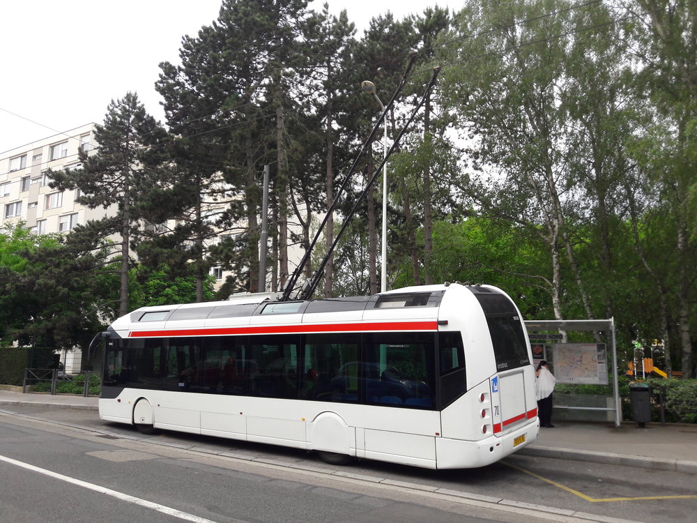 Trolejbus na konečné Croix-Rousse—Nord.