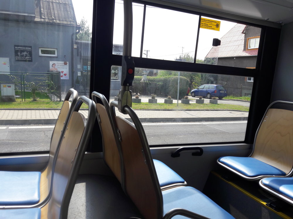 Ujet 12 km bez trolejí, z toho částečně do kopce a ještě se zapnutou klimatizací, asi snadné nebude. Již nyní se cestující mohou na lince č. 101 setkat s klimatizací, která je vypnutá. Málokdo si ještě vzpomene, že se parciální trolejbusy pořizovaly se záměrem nasazení na úplně jinou trasu.