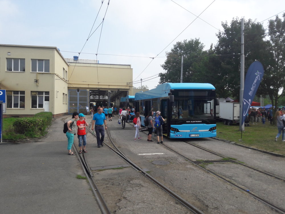 Na Dni ostravských dopraváků byly k vidění i nové elektrobusy. 