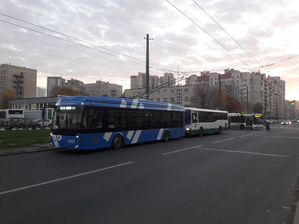  Na lince 24 na konečné Zvezdnaja ulica (jih města). 