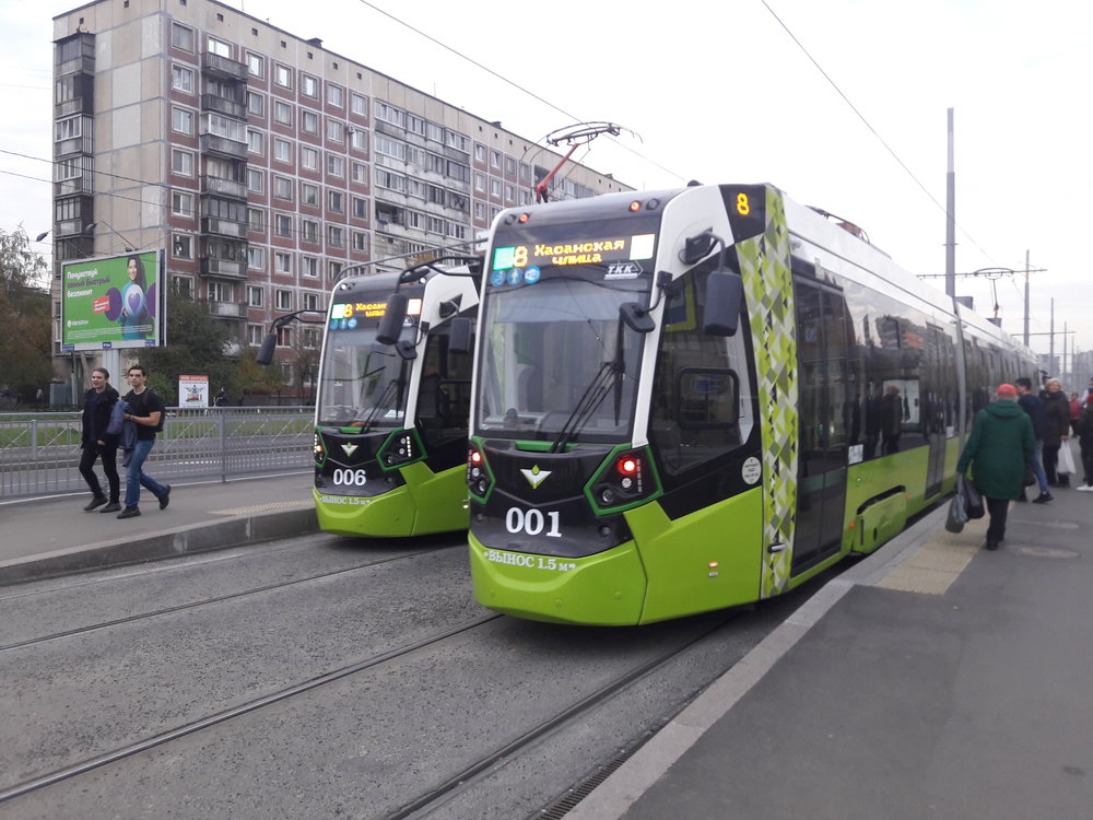 Dva čižici se potkali na konečné Chasanskaja ulica dne 18. 10. 2018.