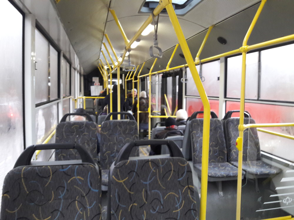 Interiér v novějších oděských trolejbusech zatím vypadá celkem dobře. Jak ale ukazují zkušenosti z mnoha jiných ukrajinských měst, dlouho se jej v pěkném stavu nedaří udržet. Dopadnou i oděská vozidla stejně, nebo jim budou věnovat větší péči?