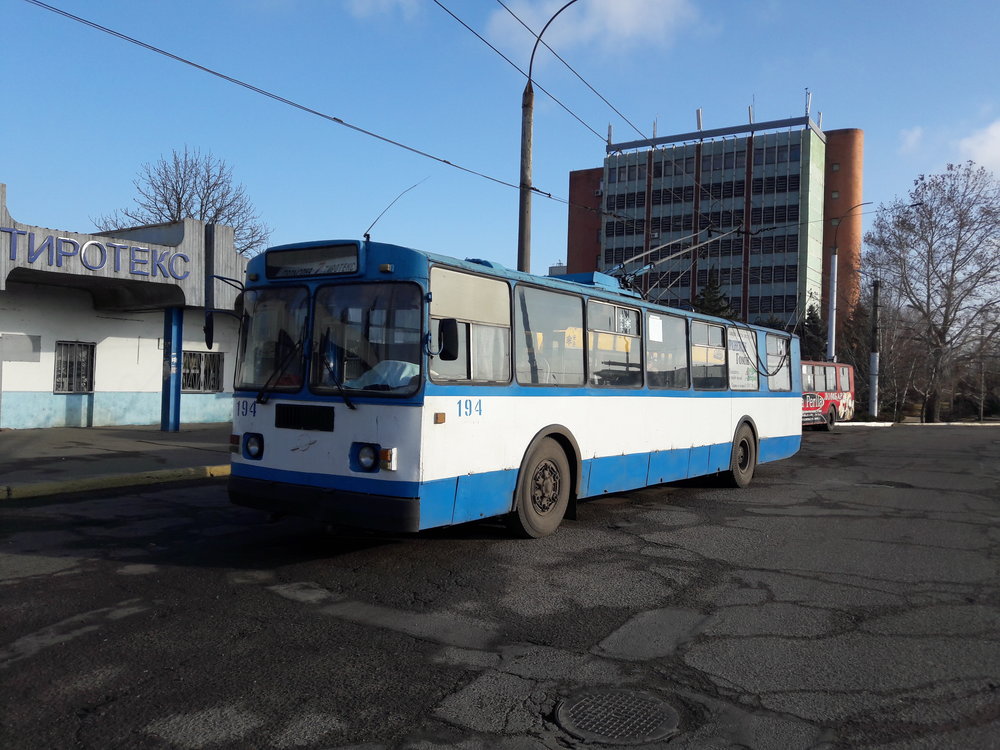 Vůz ZiU na severovýchodní tiraspolské konečné Tiroteks dne 31. 12. 2018.