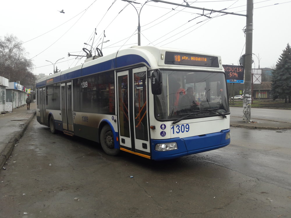  Konečná Strada Studenților (severovýchod města) dne 1. 1. 2018 (3x). 