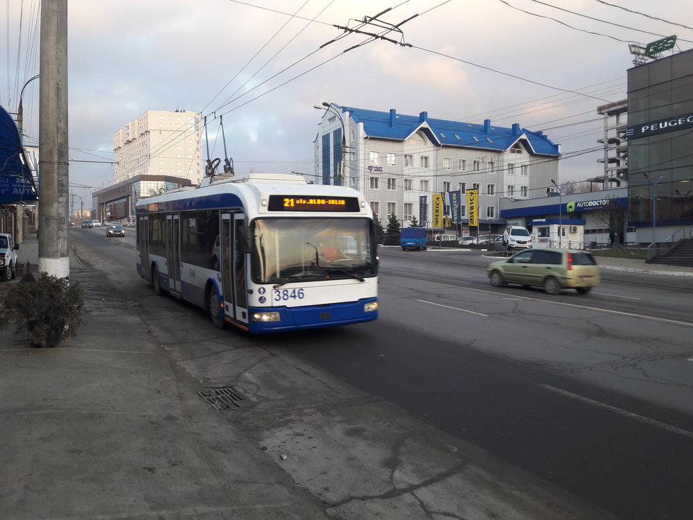  Na severovýchodě města, na ulici Calea Orheiului.  