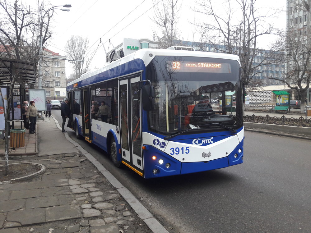 Parciální trolejbus ev. č. 3915 dne 2. ledna 2019 v Kišiněvu.