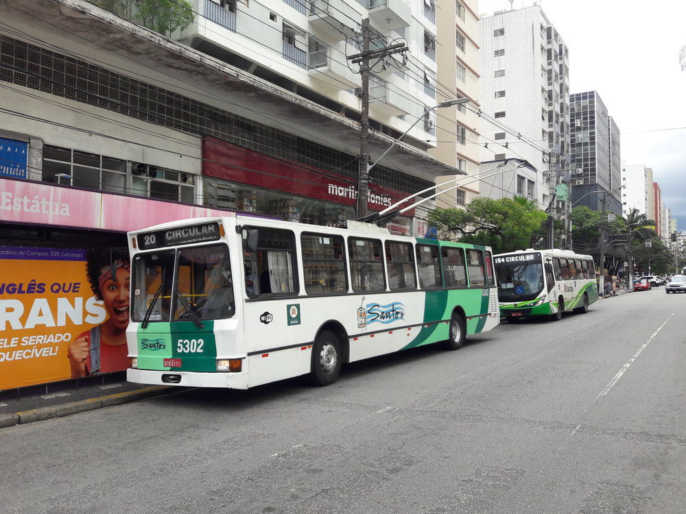 Trolejbus v Santosu dne 7. 2. 2019. Wifi v něm, navzdory polepu na bočnici, nefunguje. (foto: Vít Hinčica)