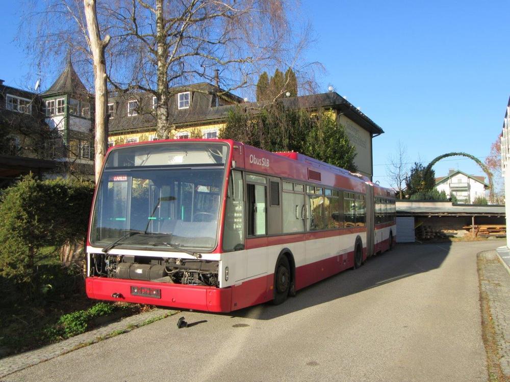 Trolejbus ev. č. 259 typu AG 300 T výrobce VanHool byl pořízen v roce 2008 z provozu Vevey - Montreux - Chillion - Villeneuve (VMCV) ve Švýcarsku. Nyní slouží pro cvičení hasičů. (foto: Gunter Mackinger)