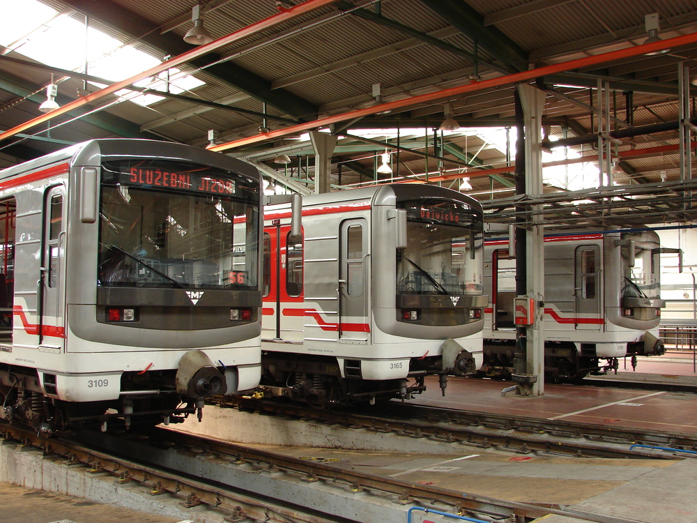 Signál v metru je zatím omezen jen na trasu A, a to jen na nejnovější úsek. (foto: Libor Hinčica)