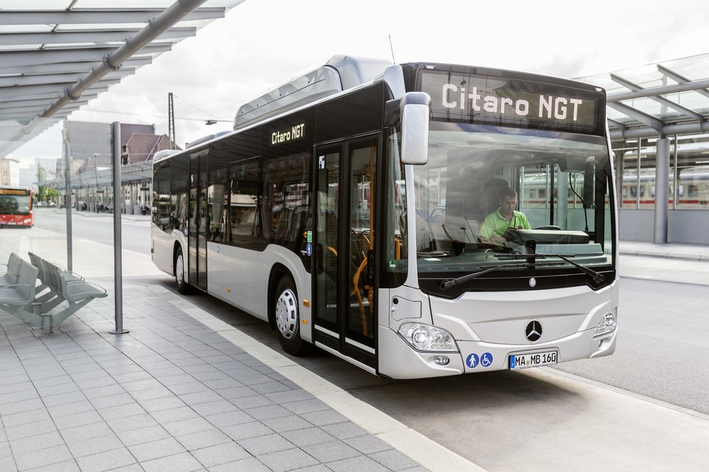 Na Czechbusu i na Busworldu byl představen prototyp Citara NGT, jenž odpovídá 12m verzi. Augsburg ovšem odebírá článkové vozy. (foto: EvoBus)