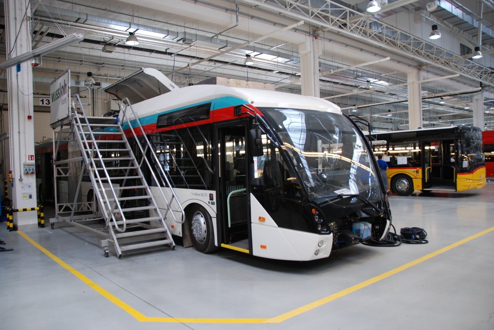 Pohled na rozpracovaný trolejbus pro Esslingen ve výrobním závodě společnosti Solaris. (foto: Libor Hinčica)