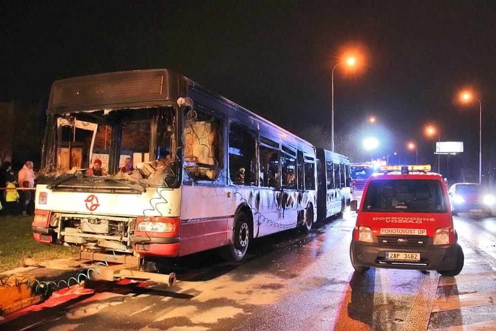 Aktuálnější fotografie vozu Citybus 18M ev. č. 6508 po řádění ohně dne 2. 12. 2015. (foto: Roman Vanka, Citybus.cz)