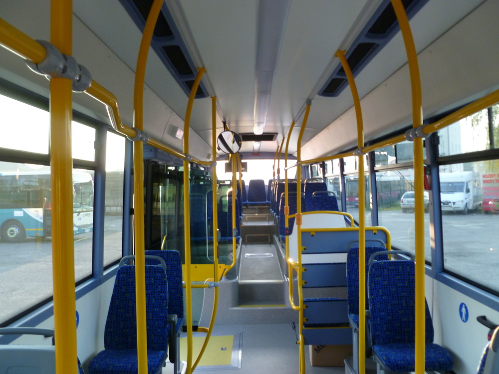 Interiér nejnovějšího přírůstku kolínské MHD. (foto: Arriva)