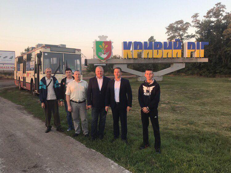 Snímek před odjezdem na dalekou pouť. Trolejbus jel skoro prázdný, další zájemci o jízdu by se přitom určitě našli. (foto: Aleksandr Katričenko)