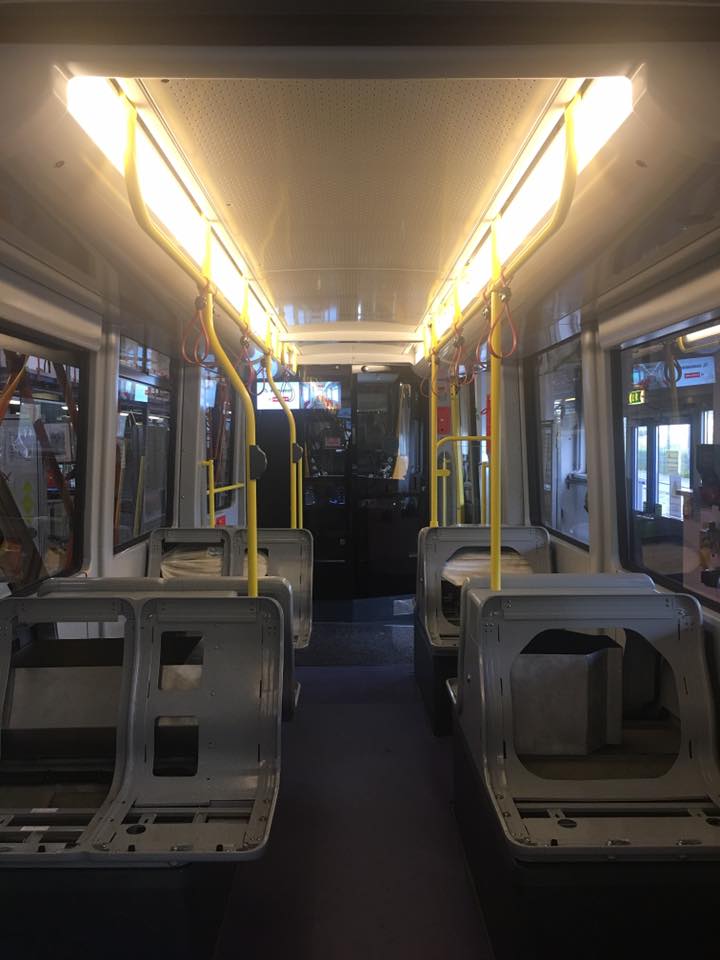 Pohled do rozpracovaného interiéru tramvaje. (foto: Wiener Linien)