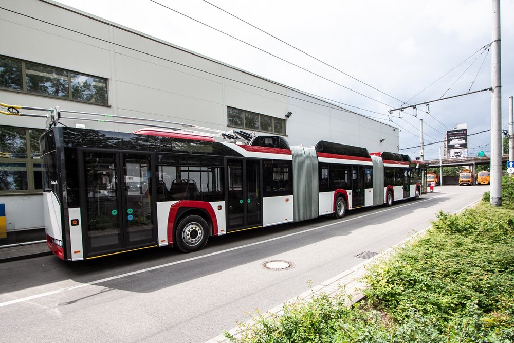 Pohled zezadu na tříčlánkový vůz. (foto: ZKM Gdynia)