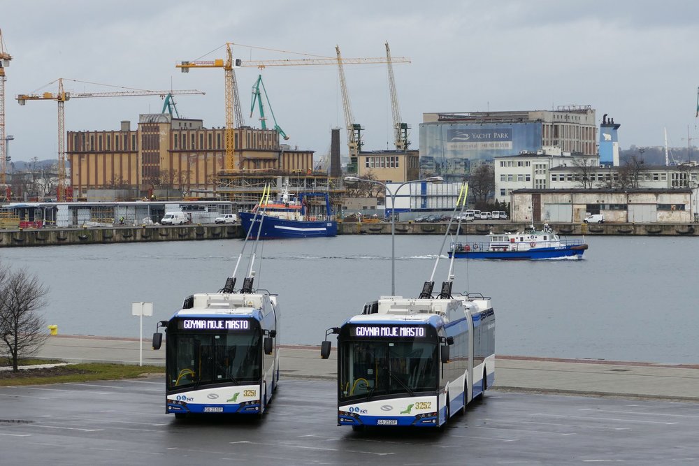 Trolejbusy Trollino 18 v přístavu v Gdyni. (foto: ZKM Gdynia)