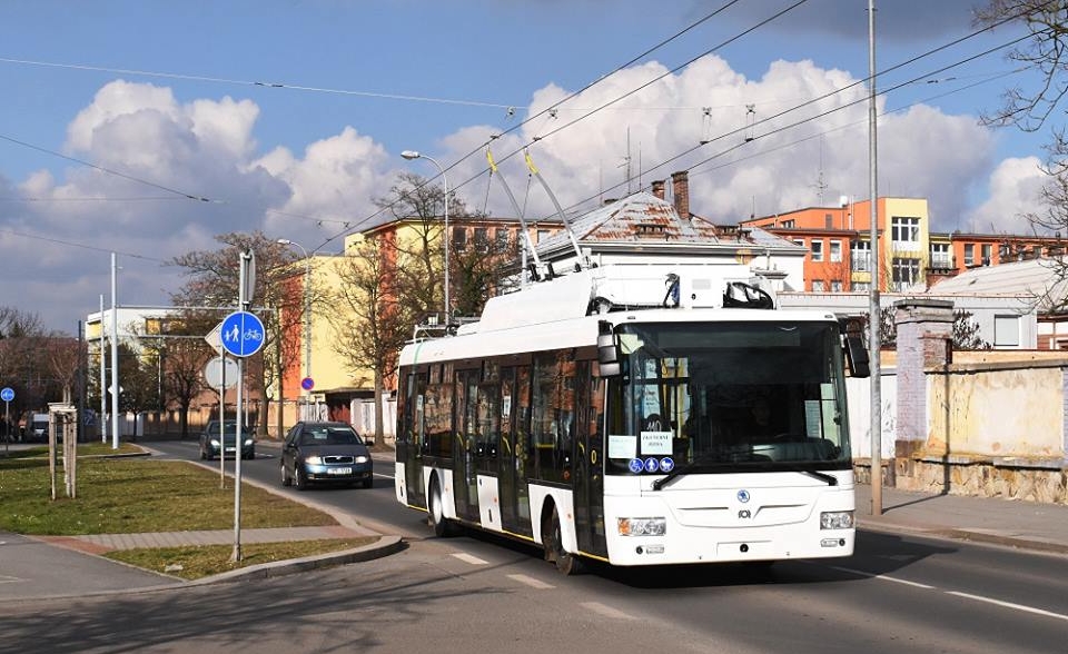 Trolejbus Škoda 30 Tr pro Prahu (a Hradec Králové) během zkoušek v Plzni. (foto: Zdeněk Kresa)