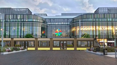 Zajímavý pohled na novou tramvaj. (vizualizace: TRAM FOR ENVI s.r.o.)