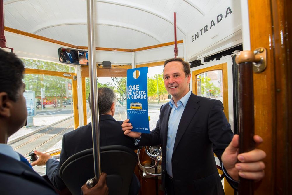 Ze snímků z 24. dubna číší radost. (foto: 3x Câmara Municipal de Lisboa)