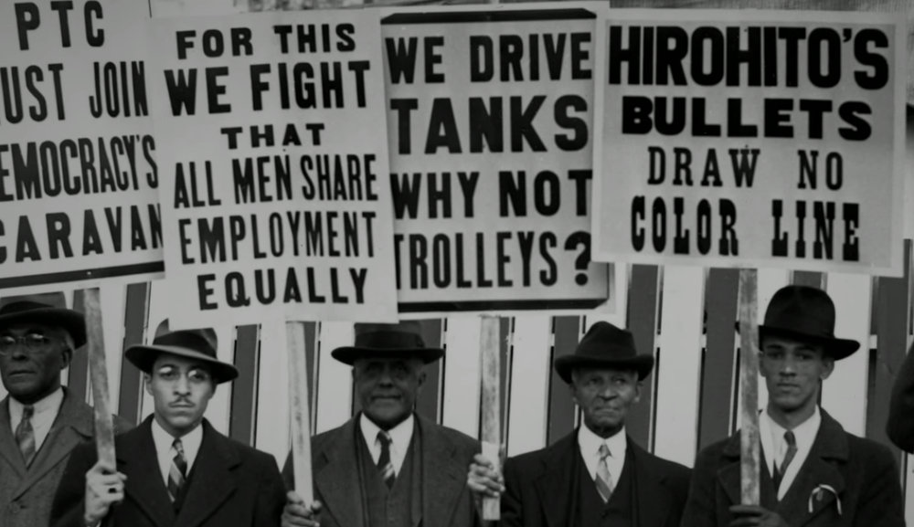 Řídíme tanky, proč ne tramvaje? Černošská populace ve Filadelfii protestovala proti rasistickému pojetí stávky a upozorňovala mj. na to, že černoši jsou již nedílnou součástí armády USA (na bojištích druhé světové války jich bylo kolem půl miliónu). Faktem ovšem je, že i v armádě si černoši vytrpěli své a byli jim většinou svěřovány podřadné úkoly, navíc byli zpravidla segredováni od bílých příslušníků ozbrojených sil. (zdroj: hiddencityphi.org)