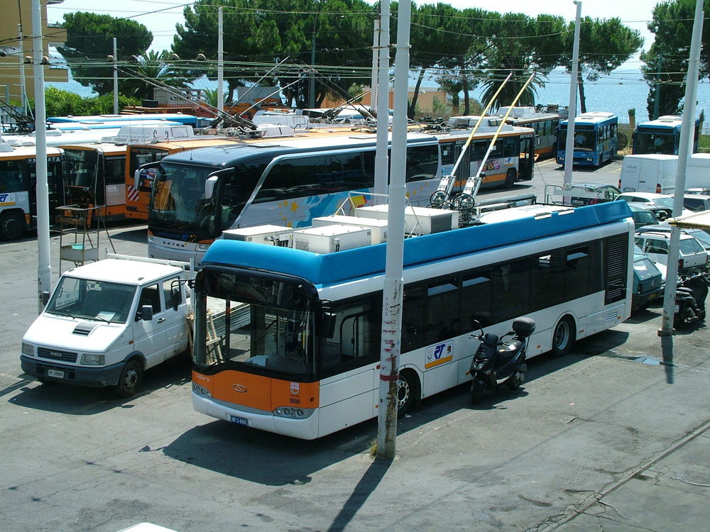 Trollino na snímku z roku 2008 bylo opatřováno výzbrojí v Ostravě. (foto: Jurij Maller)