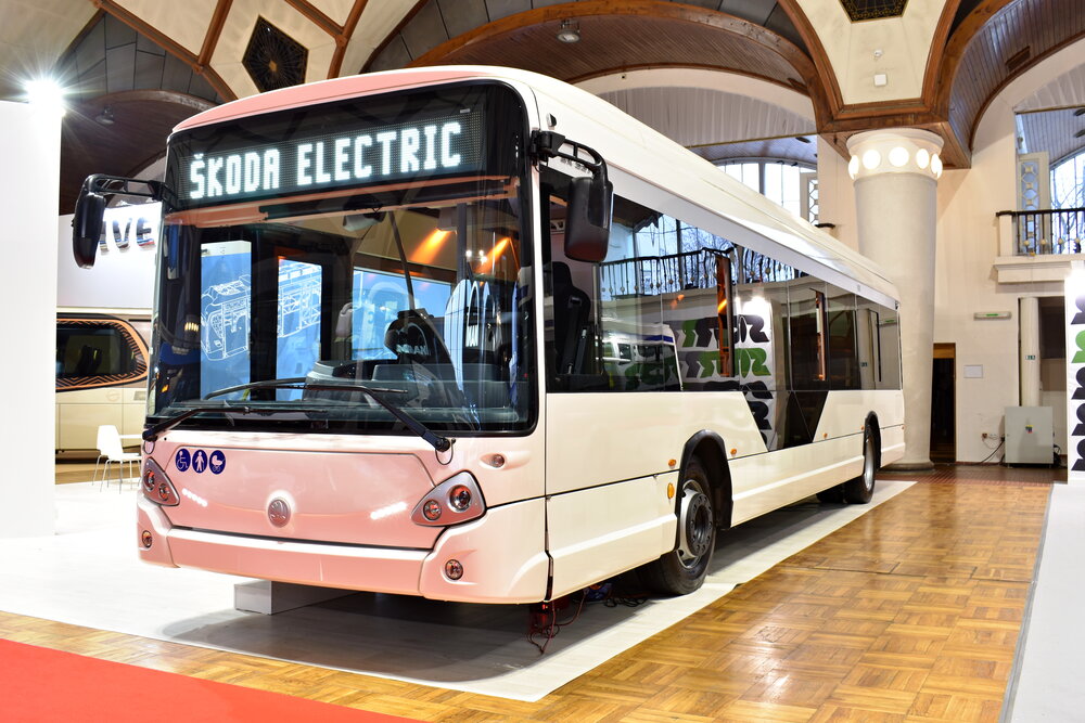 Elektrobus Škoda E’City vystavený na veletrhu CZECHBUS 2017 pravděpodobně žádné následovníky mít nebude. Do Zlína se dostal vůz 22. 1. 2019. (foto: Matěj Stach)