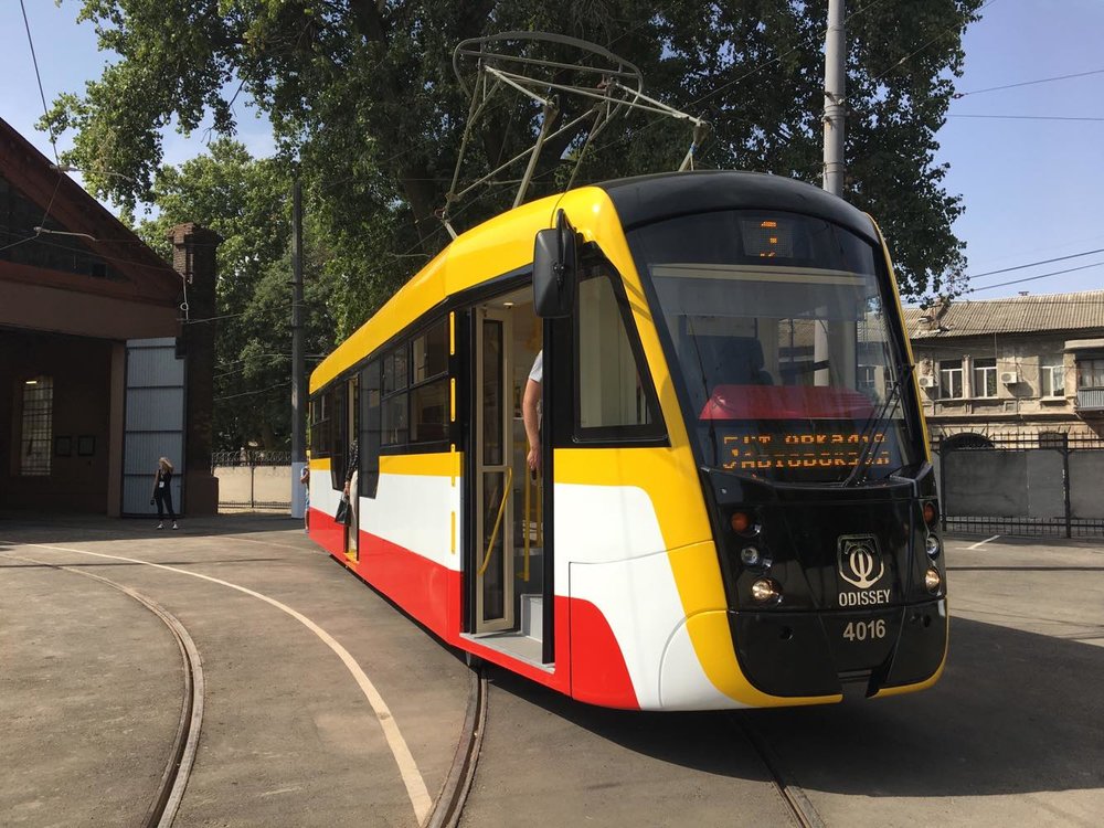 Nová verze částečně nízkopodlažní tramvaje T-3UA-3 zvaná Odissey. (foto: Sasha Tram)