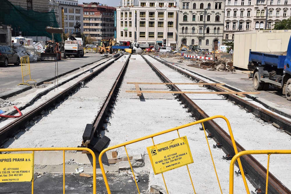 Koleje mezi budovami Národního muzea. (foto: DPP)