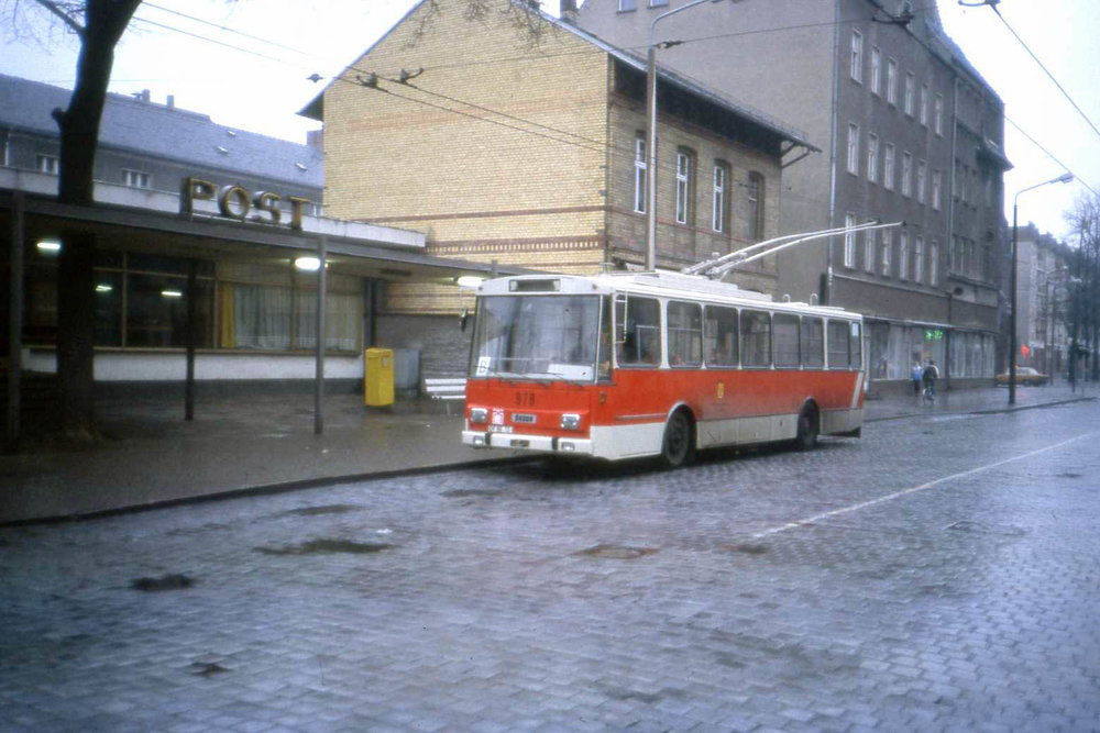 Nejbližším trolejbusovým provozem je dnes pro Berlín Eberswalde. Do roku 1995 to byla Postupim, odkud pochází i tento snímek s vozem Škoda 14 Tr. V Berlíně jezdily trolejbusy do roku 1973. (zdroj: Wikipedia.de)