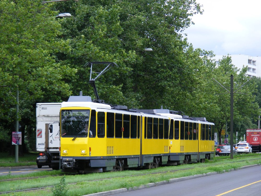 Z více než 570 dodaných vozů KT4D(t) zbývají v Berlíně v aktivní službě zhruba tři desítky. (foto: Felix O, zdroj: Wikipedia.org).