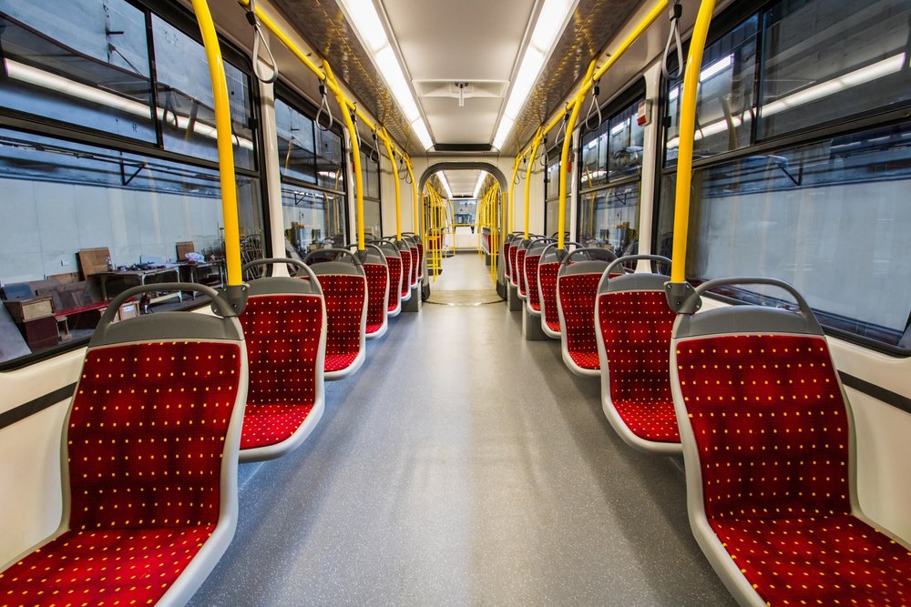 Novou tramvaj si v Egyptě pochvalují, média na ní pěla tento týden oslavné ódy. Zde ještě na podzimním snímku z haly ukrajinského výrobce. (foto: Tatra-Jug)