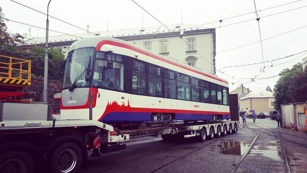 Příjezd prvního vozu EVO1 do Olomouce. (foto: DPMO)