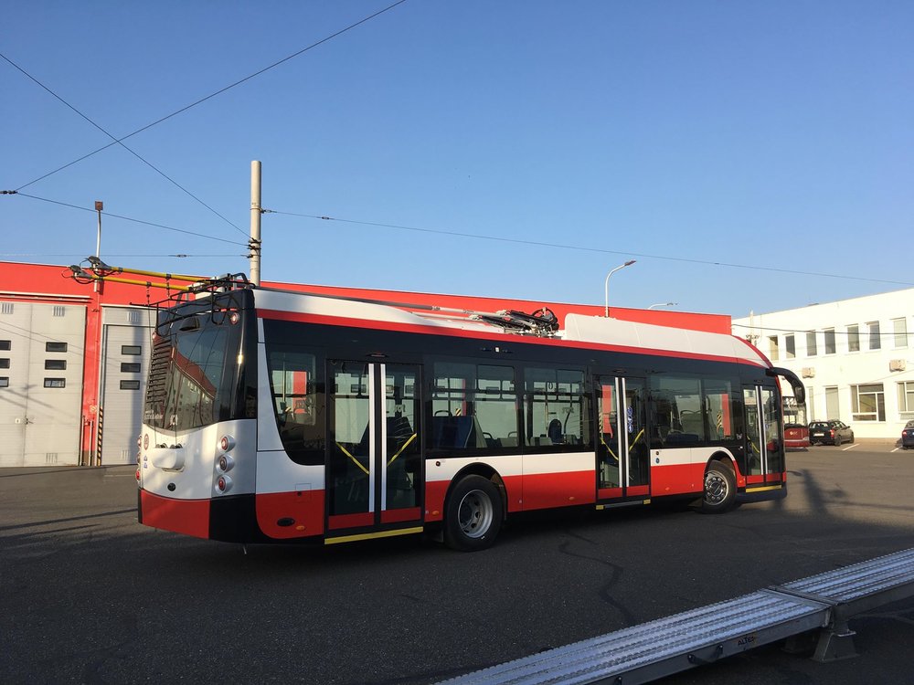 Pohled zezadu na nový opavský trolejbus. (foto: MDPO)