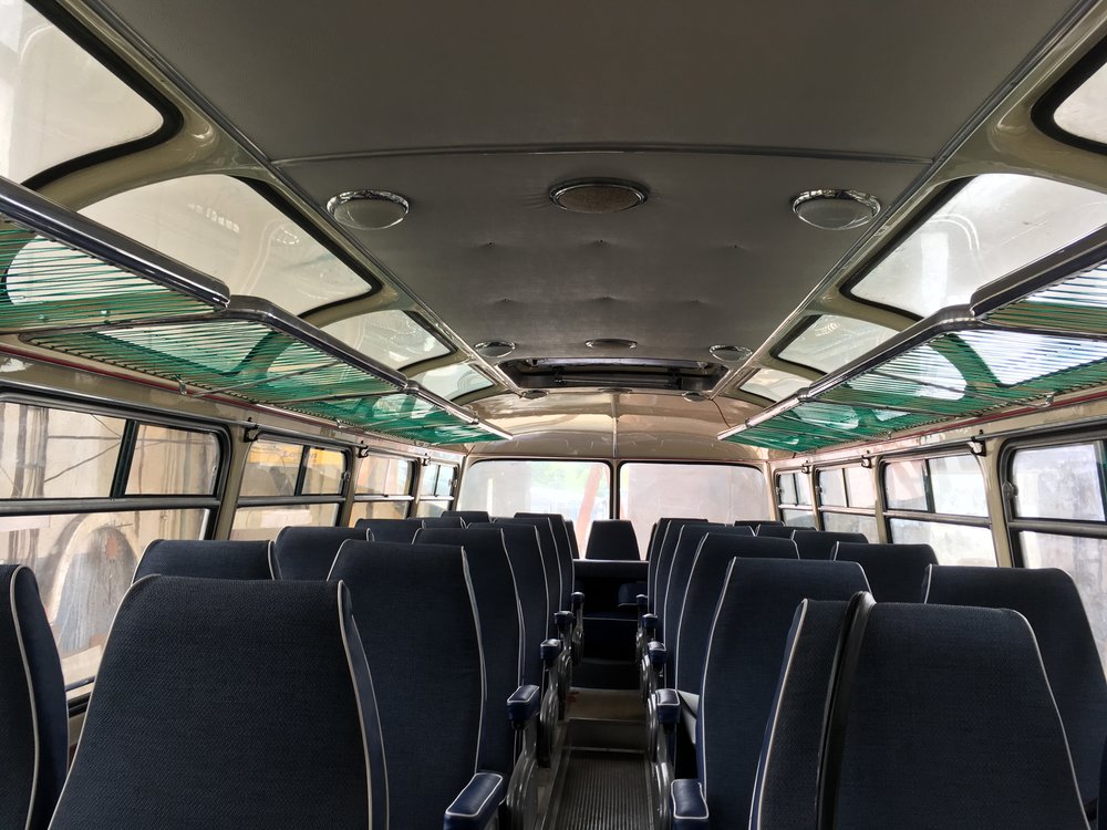 Pohled do interiéru precizně zrekonstruovaného autobusu. (foto: Arriva Morava)