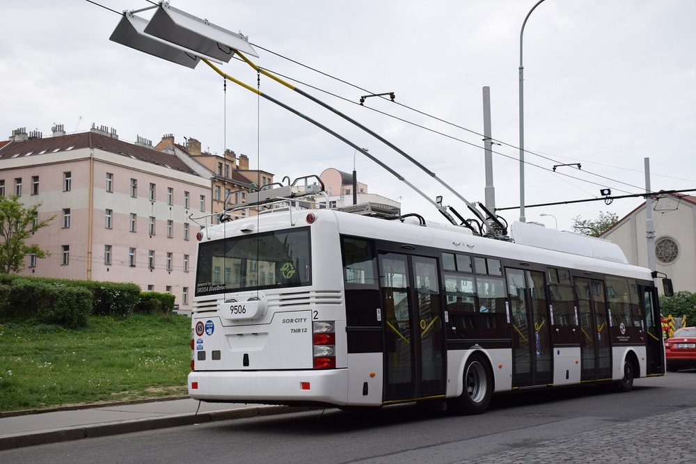 Druhý pražský trolejbus - Škoda 30 Tr ev. č. 9506. (foto: DPP; Petr Ludvíček)