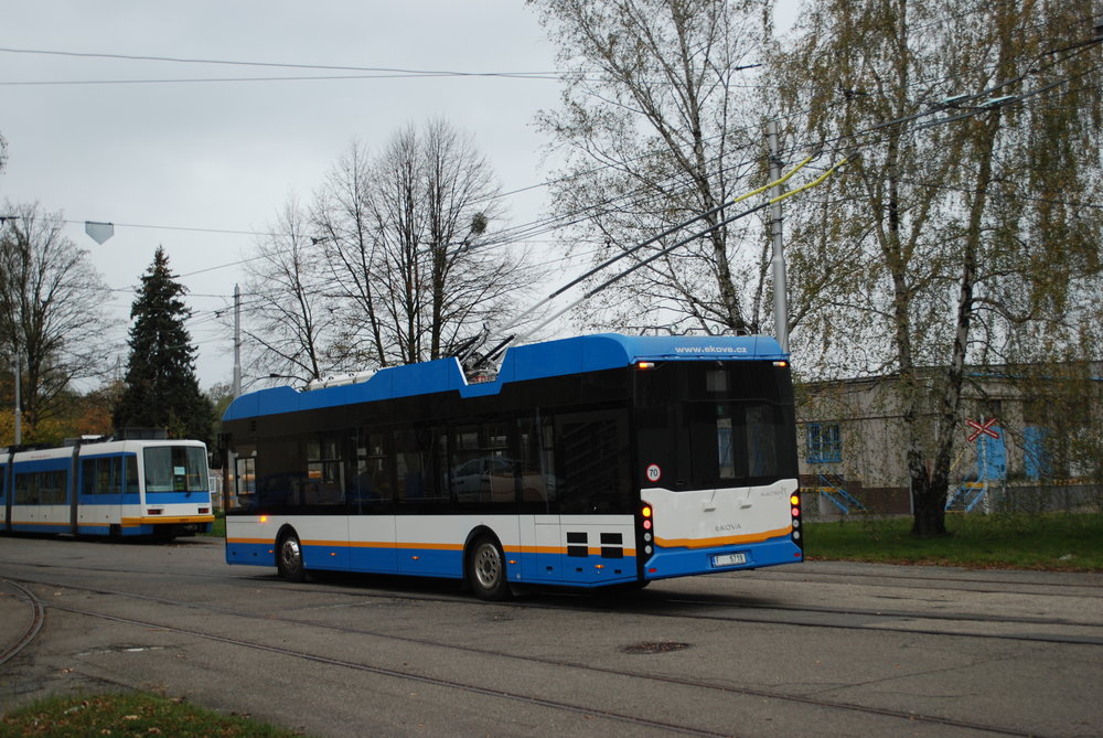 Již brzy by se měli cestující v Ostravě svézt také novým trolejbusem Ekova Electron 12T. (foto: Libor Hinčica)