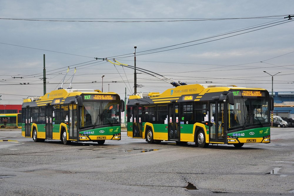 Dvojice nových trolejbusů je řešena jako tzv. parciální trolejbusy. (foto: Tyskie Linie Trolejbusowe)