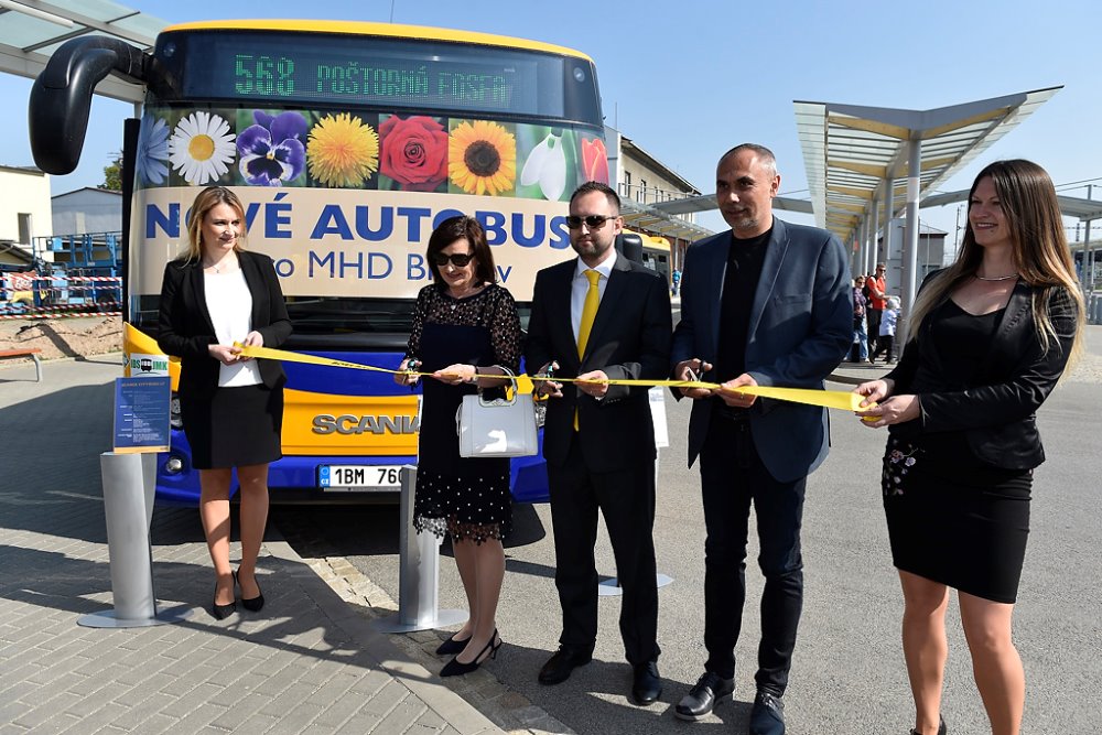 Slavnostní uvedení autobusů do provozu. (foto: BORS Břeclav)