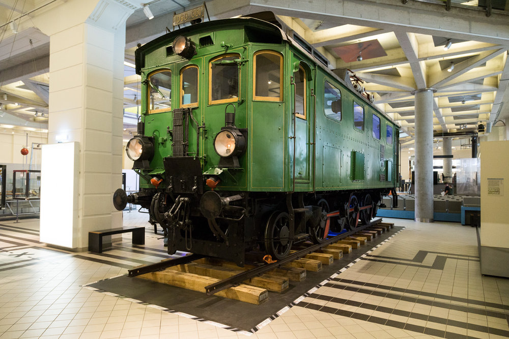 V zbierke Technického múzea Viedeň (Technisches Museum Wien - TMW) je aj lokomotíva 1060.001. Pôvodne bola vyrobená pre dráhu Mittenwaldbahn v roku 1912 spolu s ďalšími ôsmim lokomotívami (teda 1060.001 až 1060.009). V roku 1913 boli vyrobené ďalšie tri takéto lokomotívy (1060.010 až 1060.12) pre potreby diaľkovej dopravy Viedenskej električky, kde dostali evidenčné čísla Ewl 1 až Ewl 3. Do dnešných dní sa zo všetkých vyrobených lokomotív tohto typu zachoval už len tento jediný exemplár.  (Foto: Braňo Bibel)