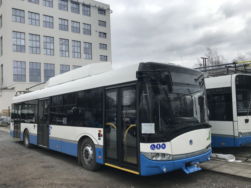 Trolejbus Škoda 26 Tr pro Chomutov v areálu Škody Electric. (foto: DPCHJ)