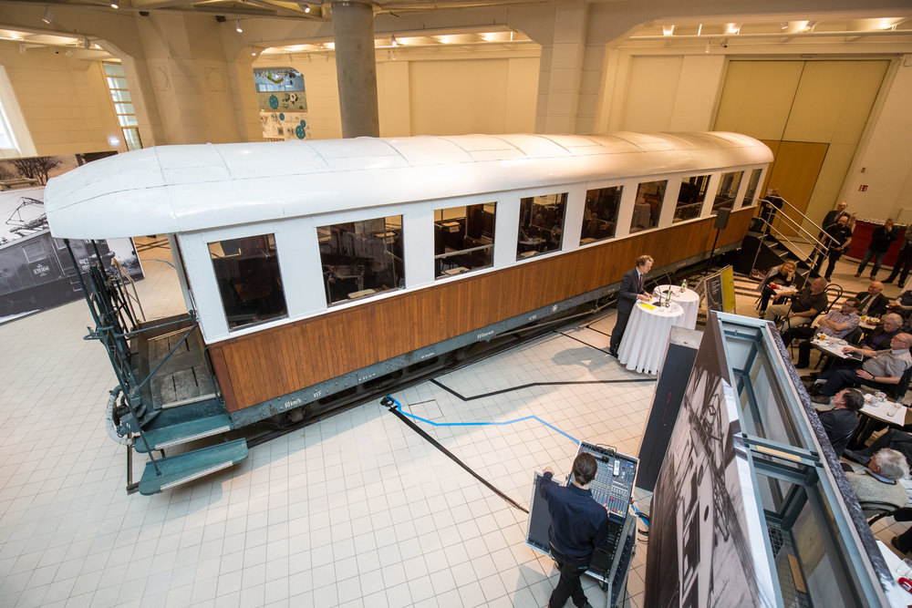 Diaľkový osobný vozeň L.W.P. Ringhoffer BCa 1201, ako najhlavnejší exponát reprezentujúci Viedenskú električku. (Foto: apa-fotoservice.at)